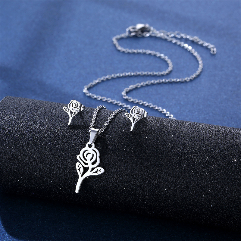 Stainless Steel Fashion Romantic Steel Rose Pendant Necklace Clavicle Chain Earings Set Ornament Valentine's Day Gift