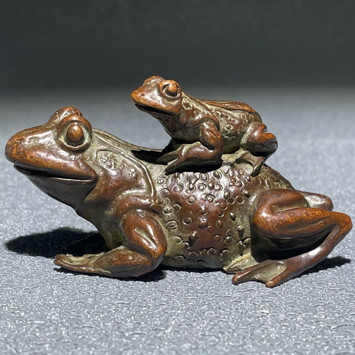 复古铜器工艺品青蛙背子青蛙王子功夫茶道茶艺摆件老包浆古玩收藏