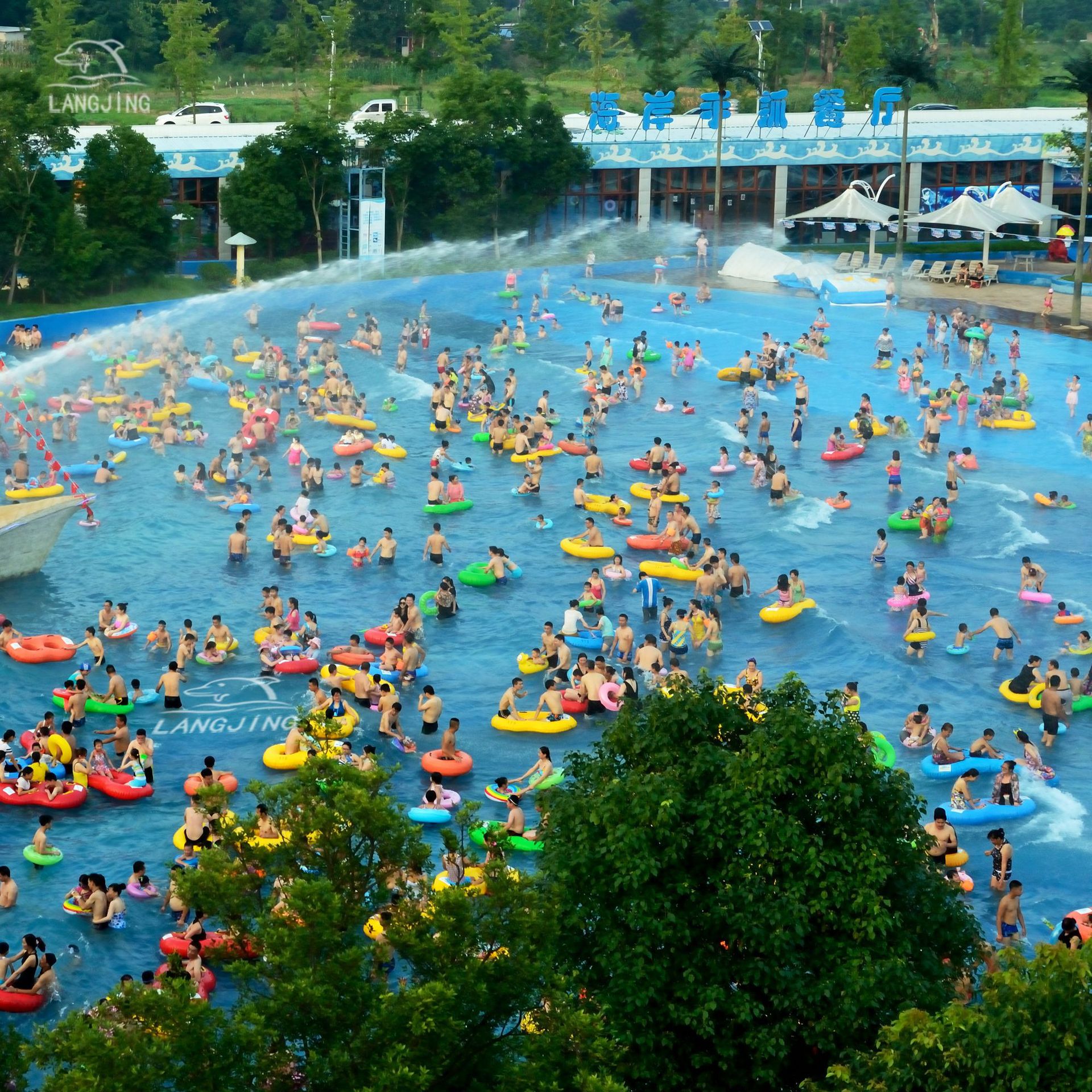 水上乐园设备厂家直销  人工造浪设备 人工海浪池海啸池设备
