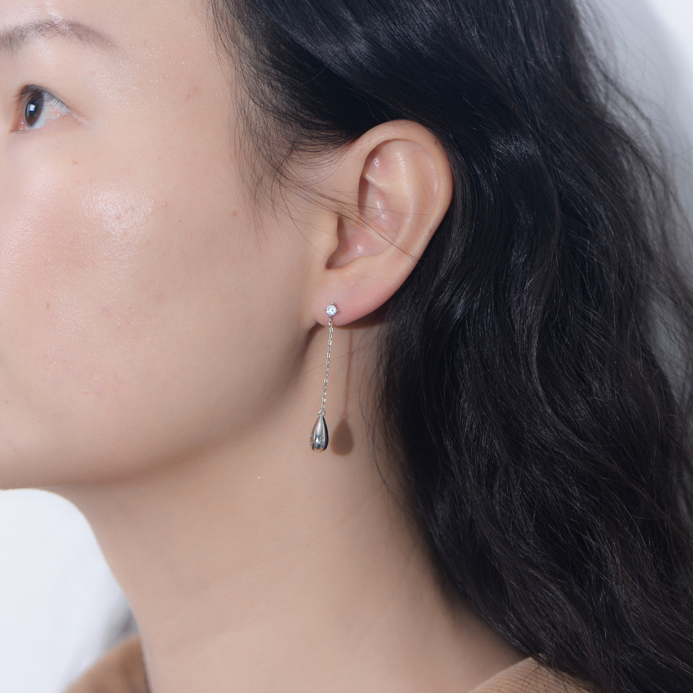 New Creative Minimalistic Water Drops Earrings Long Personalized Tassel Sterling Silver Earrings for Women European and American Ins Frosty Style Earrings