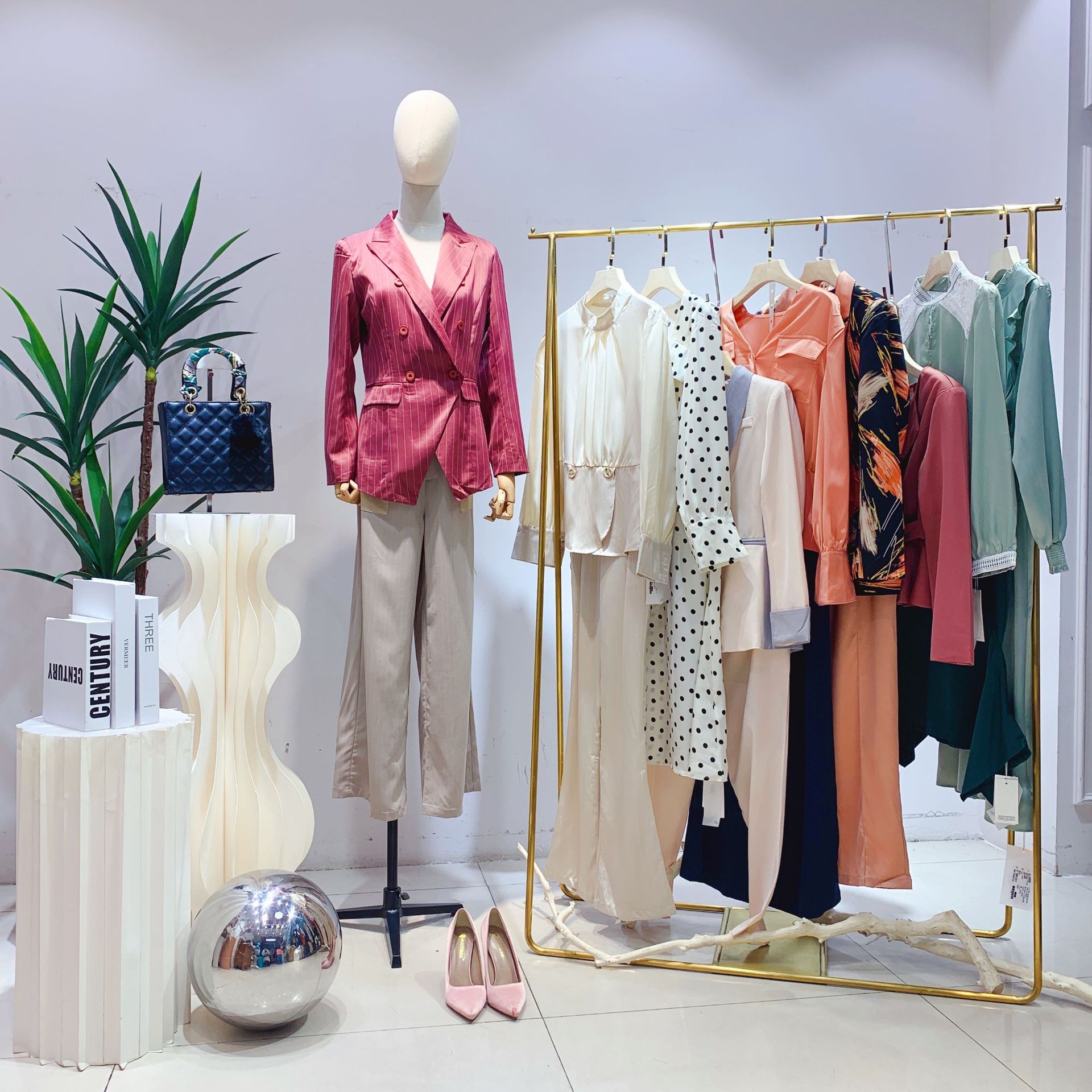 茵曼一线品牌女装混批淘宝衣服直播货源 杭州四季青女装批发专柜