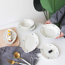 创意日式卡通复古燕子浮雕盘子家用点心平盘深盘陶瓷早餐盘甜品盘