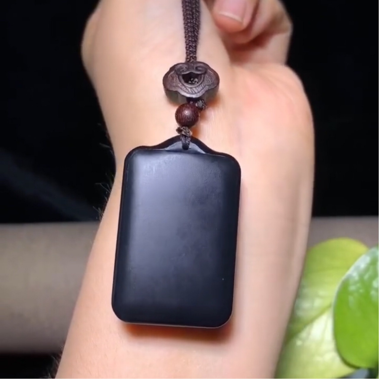 新疆和田玉墨玉平安无事牌玉质细腻温润带证书终生保真-阿里巴巴