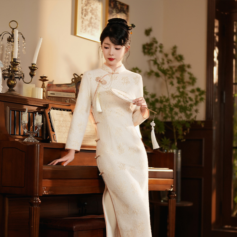 3197水貂毛秋冬款少女旗袍小长款温柔风浅色旗袍高开叉长袖旗袍