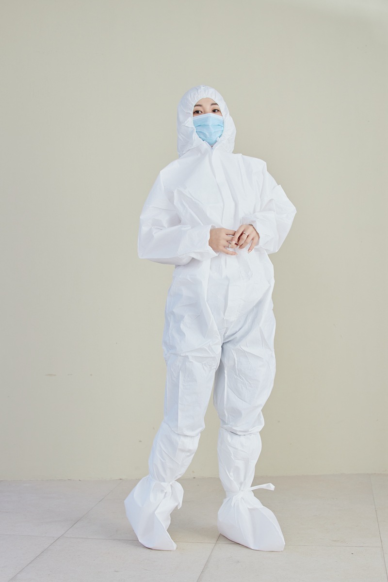 sf透气膜带帽防护服一次性无纺布防水防油污工作服连体连帽隔离服