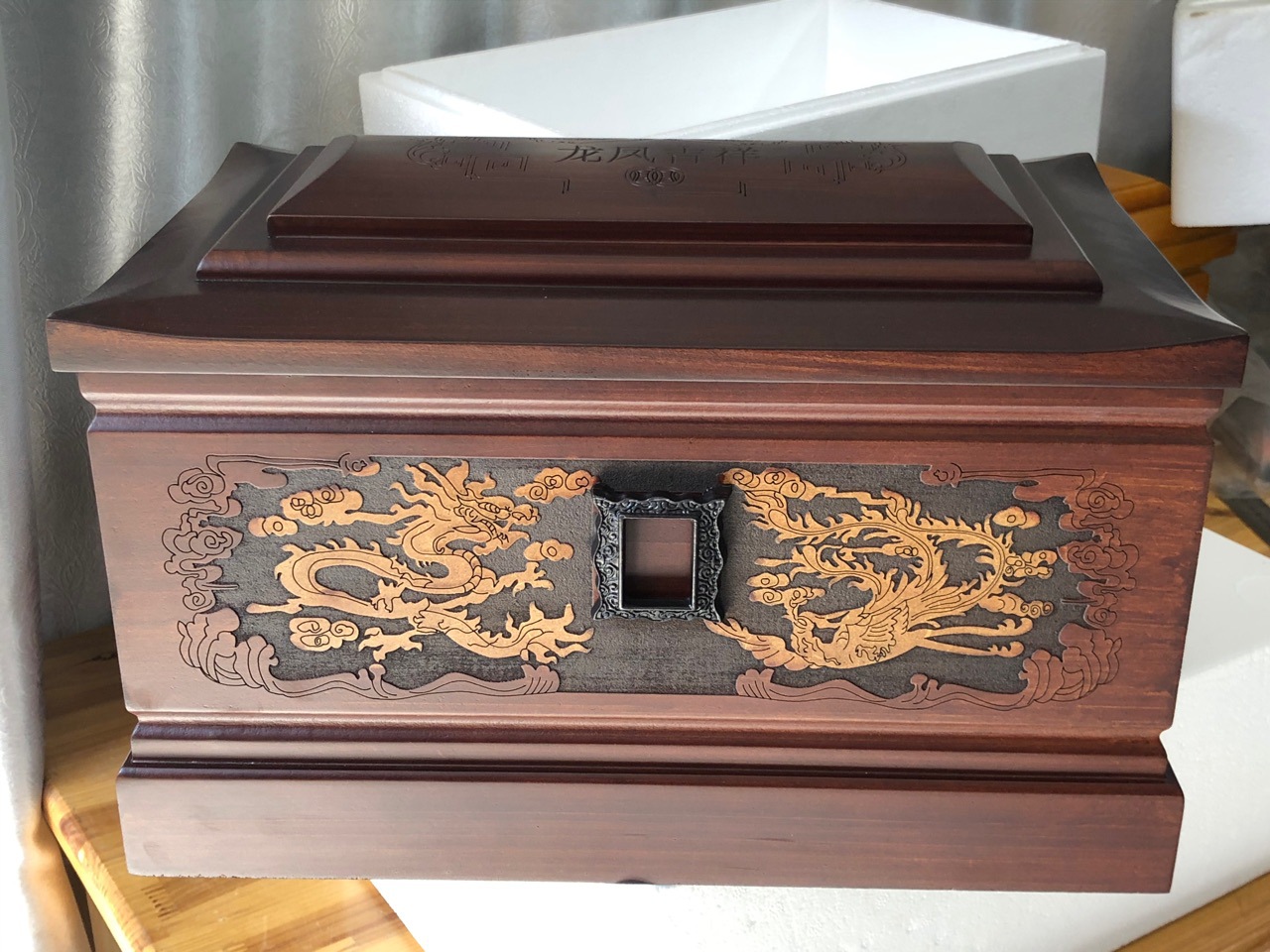 骨灰盒殡葬用品38公分大号龙凤吉祥密度板材质长度38宽24高24厘米