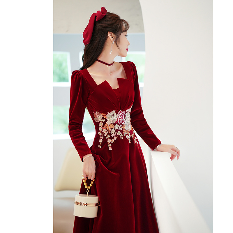 敬酒服新娘2021新款冬季长袖酒红色结婚礼服女订婚回门连衣裙加厚