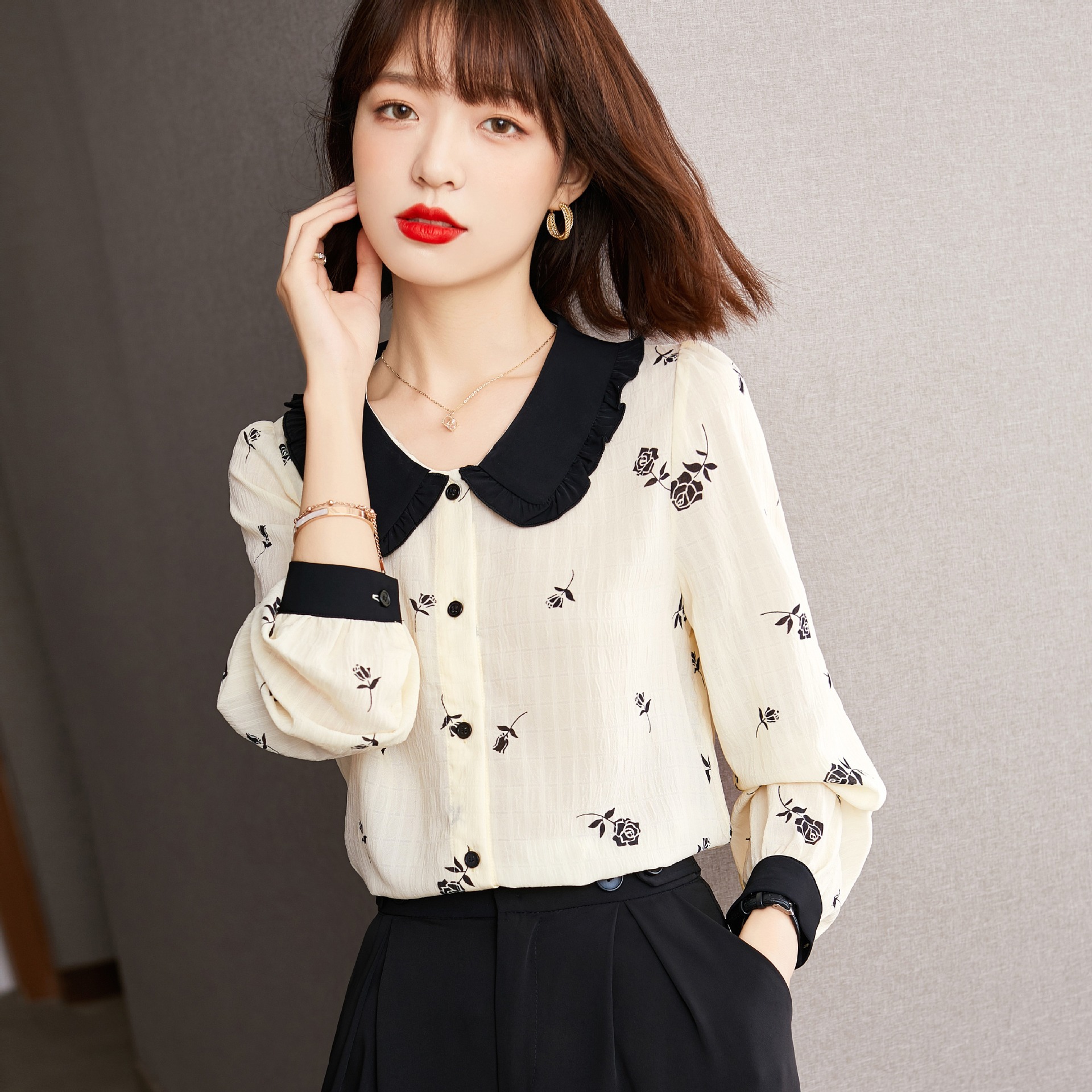 2022春季新款女装时尚娃娃领雪纺衬衣设计感小众洋气上衣