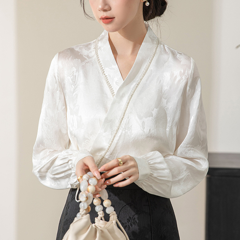2024实拍新款中式上衣女白色交叉领提花珍珠春季国风改良汉服
