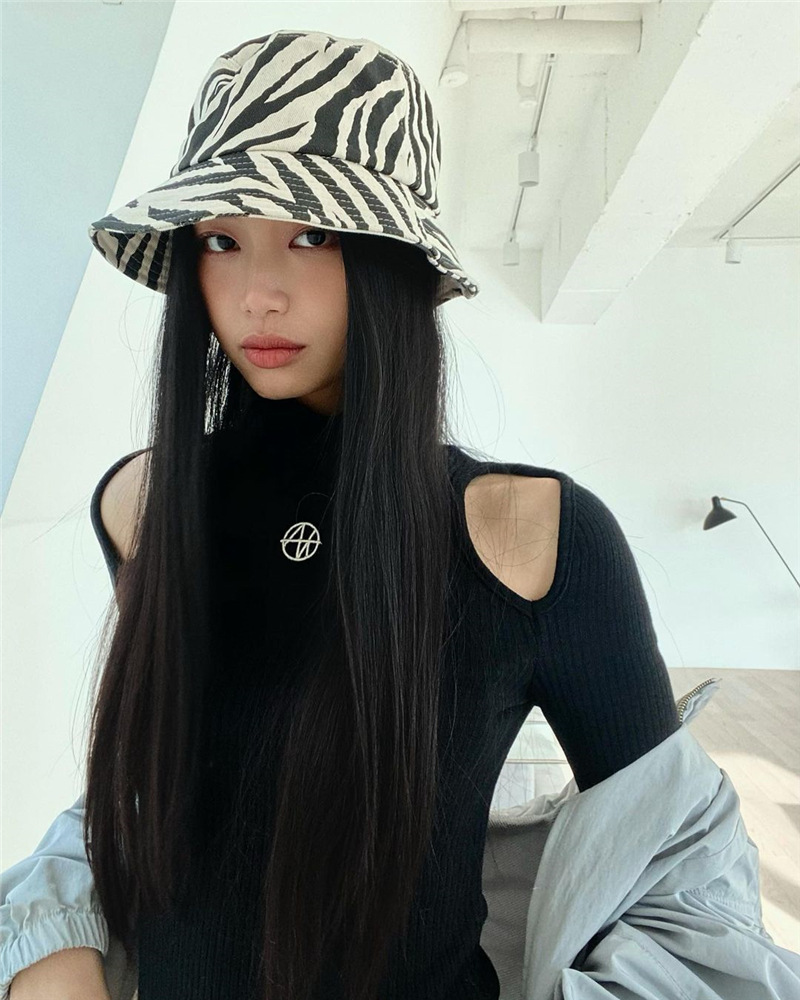 玫红露肩露肩t恤图片