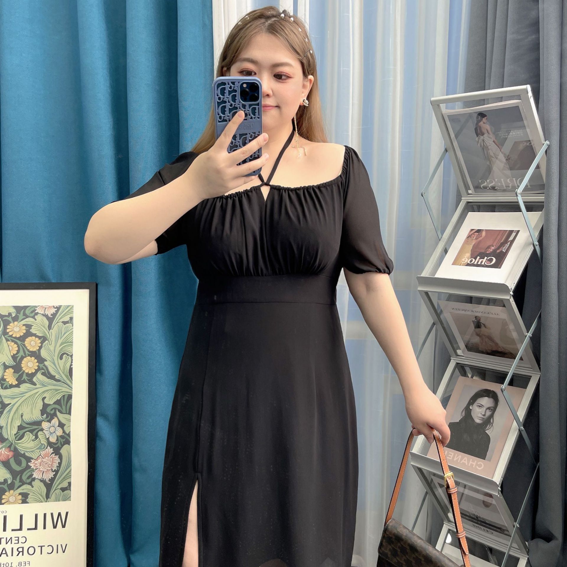 特大码女装胖mm性感开叉鸡心领连衣裙高腰显瘦松紧带设计感小黑裙