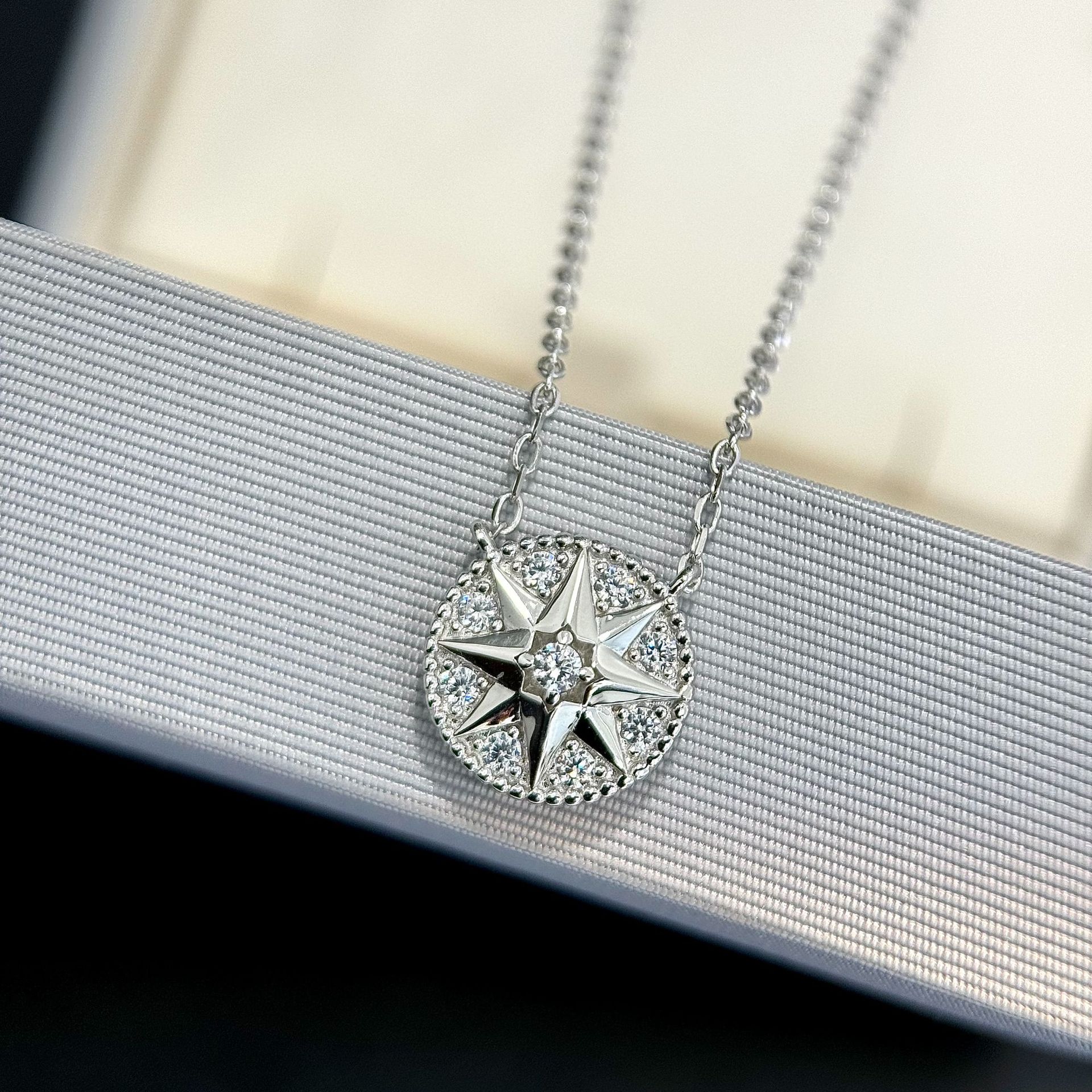 八芒星项链罗盘满钻轻奢高级感镶嵌闪钻高级感设计款纯银925项链
