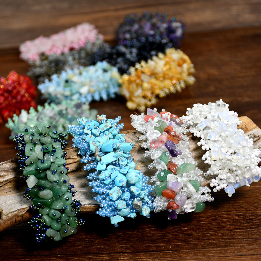 夏季新品跨境多色小米珠串珠手链女彩色碎石编织不规则水晶手串