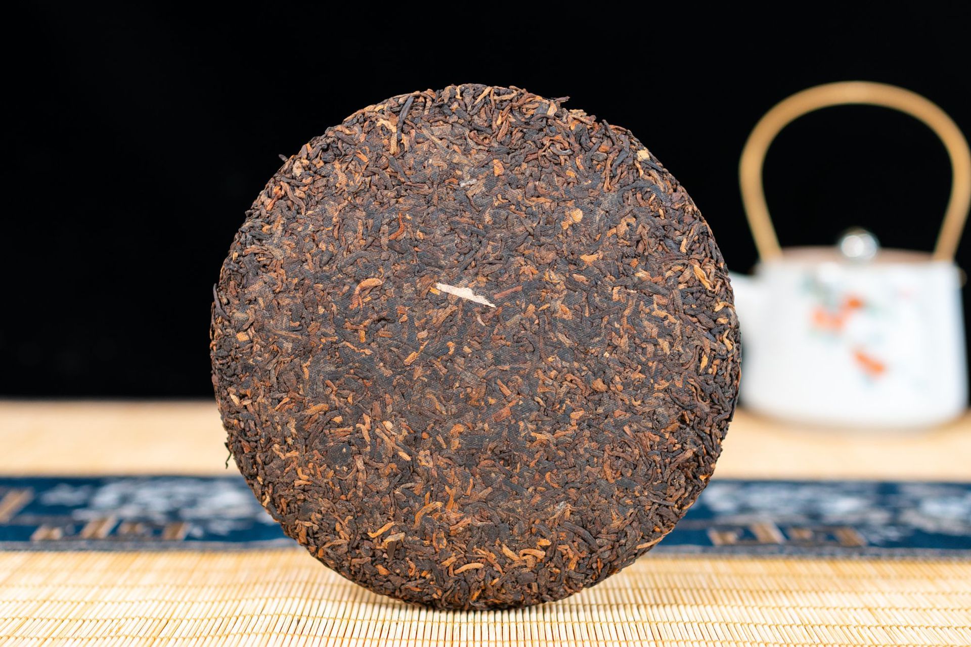 宫廷金饼 200g茶饼 普洱熟茶云南古树陈年熟普七子饼茶批发