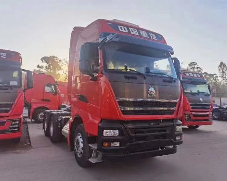 中国重汽豪沃th7国六540马力16挡带液力缓速器牵引车云锦红-阿里巴巴