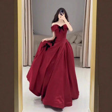 红色一字肩敬酒服新娘高级感订婚优雅礼服裙成人礼复古红修身礼服