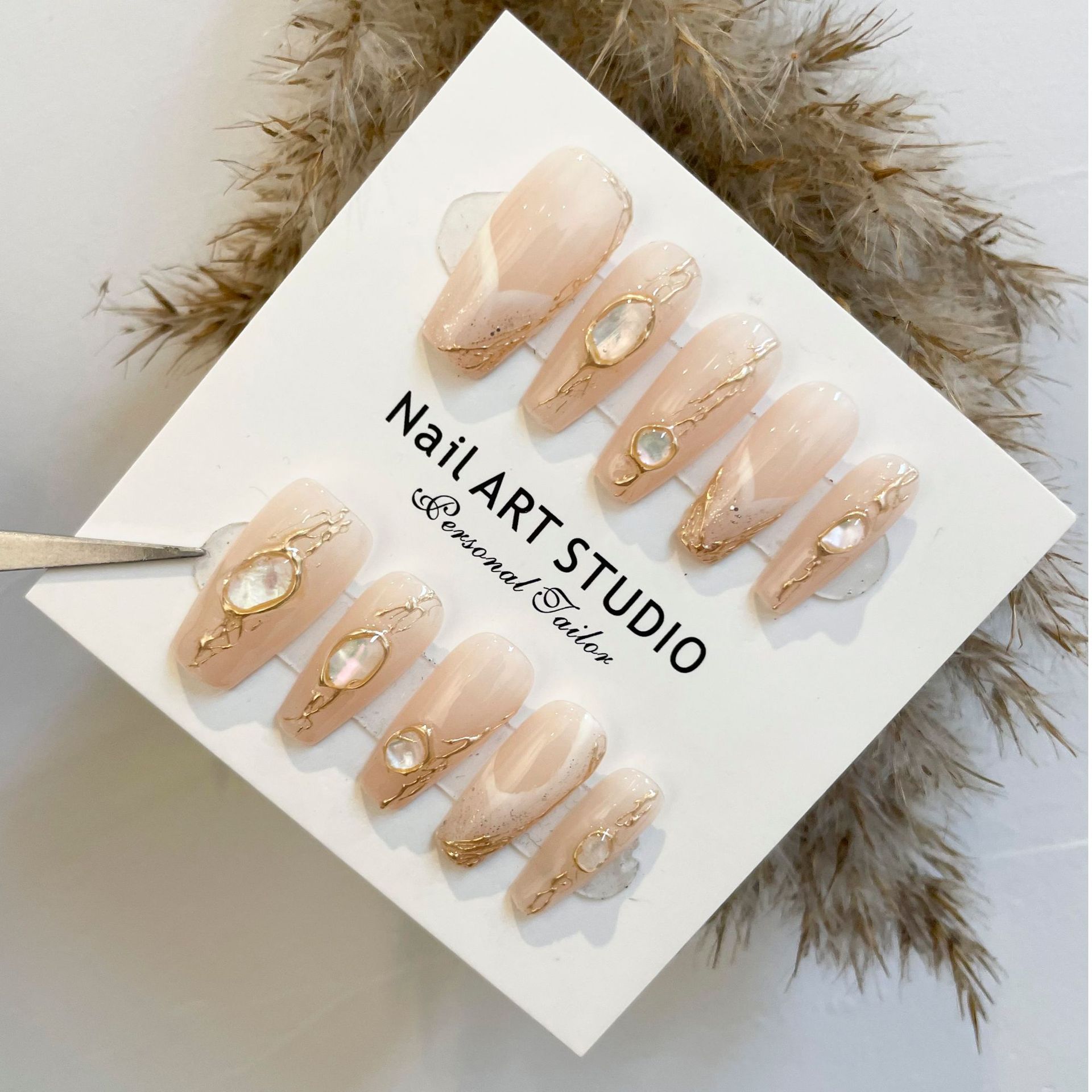 小红书抖音爆款云雾贝母纯手工穿戴精品美甲工厂直发指甲贴片批发