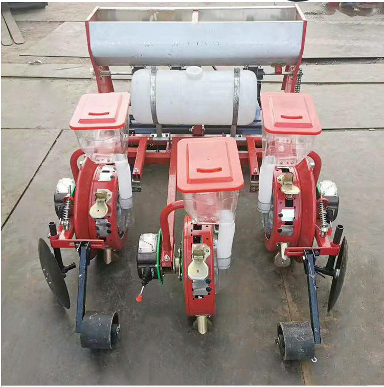 土豆播种覆膜机种土豆机器 新型农用地蛋播种机 高效土豆种植机械