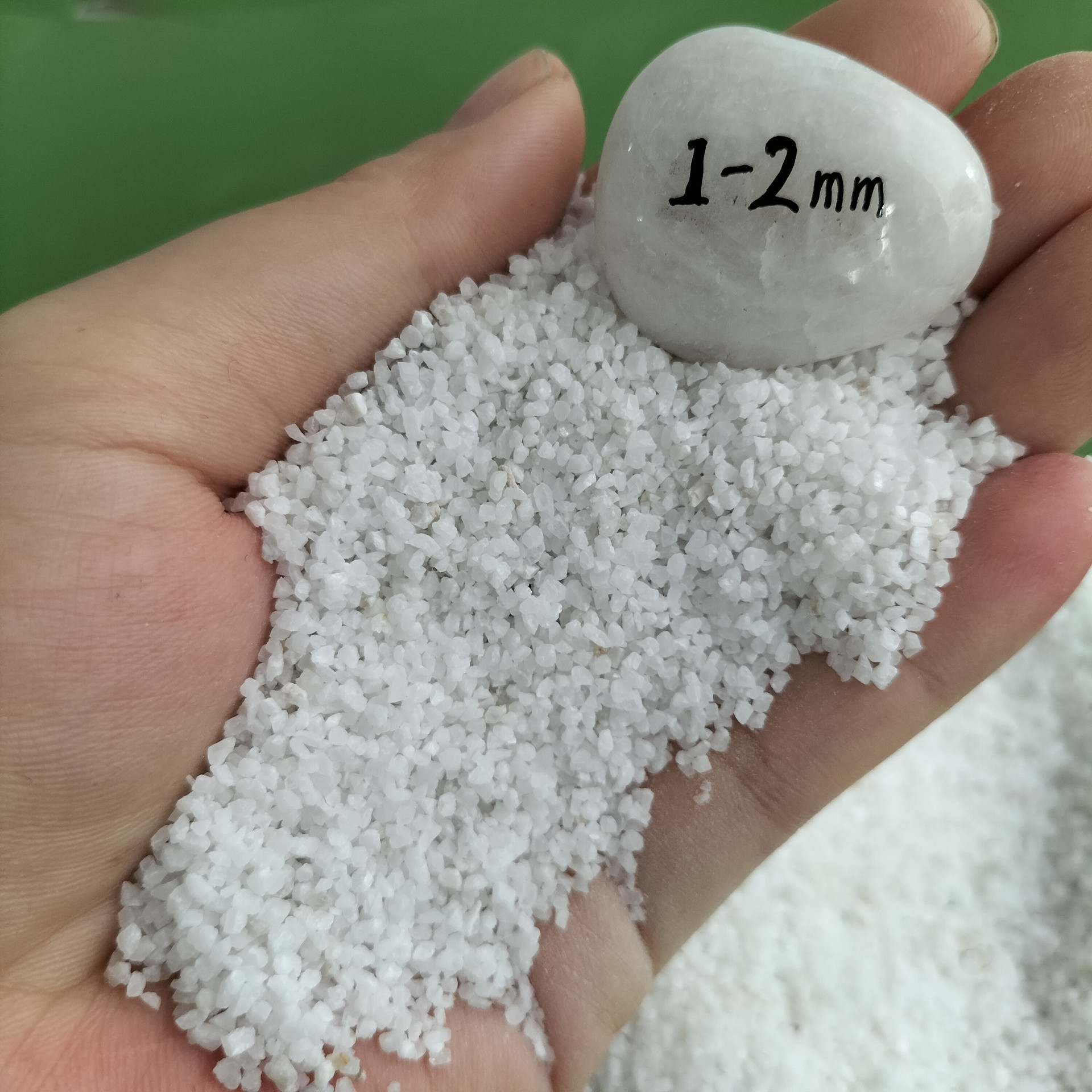 白色石子沙子沙池园林铺路幼儿园沙坑草坪填充白色石英砂白色彩砂