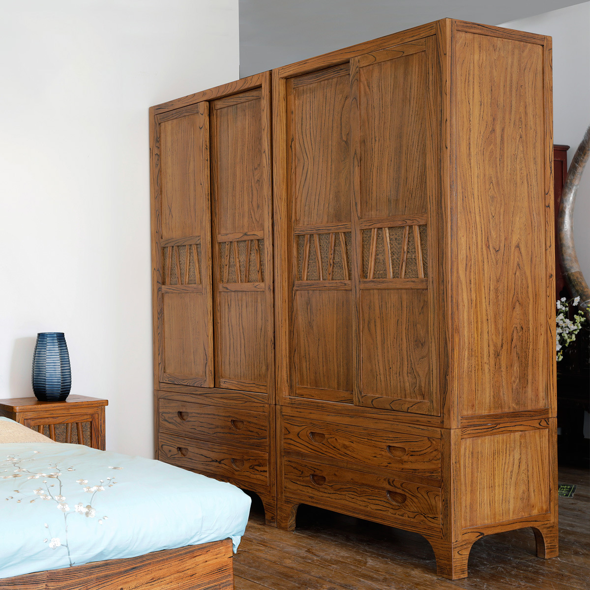 老榆木衣柜家用古典实木推拉门简约卧室整装组合收纳储物橱衣橱