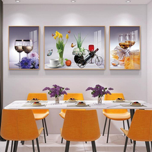 大气餐厅装饰画三联画高级感饭厅壁画现代轻奢高档餐桌背景墙壁画