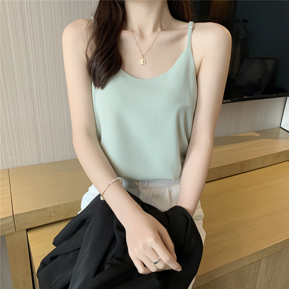 西装内搭v领雪纺小吊带背心女夏款遮肉外穿可调节无袖上衣