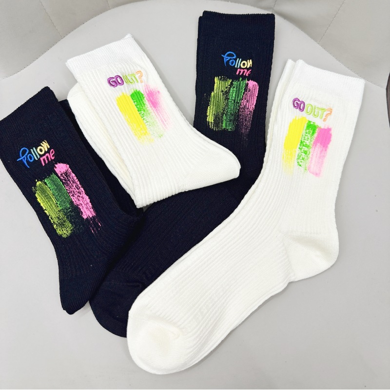 2023 Autumn and Winter New Dopamine Graffiti Splash Ink English Embroidered Socks Children European Goods Tube Socks Anti-Pilling Cotton Socks