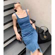 JWUNIQUE复古蓝色牛仔吊带连衣裙女夏季2024新款修身显瘦中长裙子