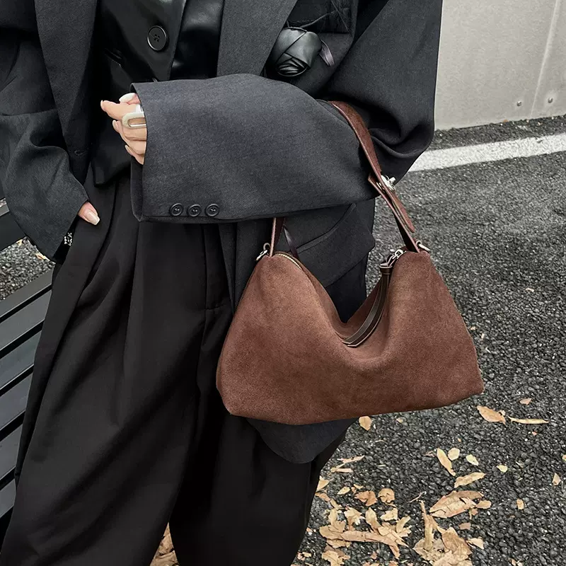 包包女新款小众麂皮腋下法棍包复古磨砂头层牛皮单肩包手提包潮包