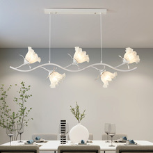 餐厅吊灯铃兰花简约现代创意法式复古奶油风绿色2022年新款灯具
