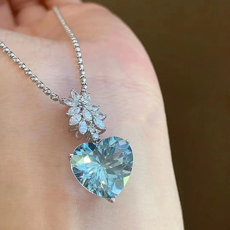 鹿鹿通珠宝 心型海蓝宝万能扣吊坠925纯银马眼镶嵌海洋之心锁骨链