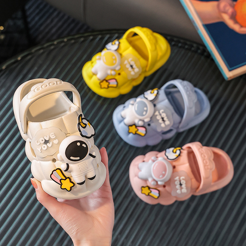 Children's Slippers Summer Boys and Girls Poop Feeling Closed Toe Cartoon Non-Slip Soft Bottom Infant Parent-Child Sandals