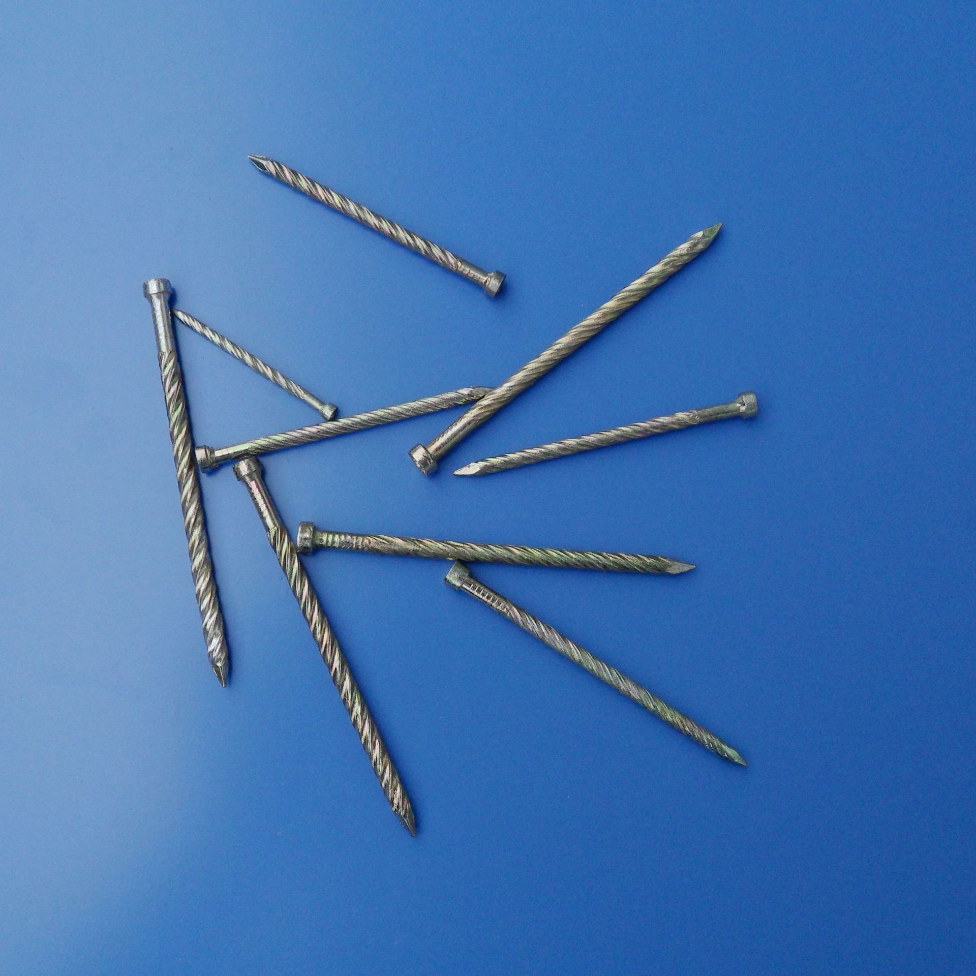 厂家供应牌螺纹麻花钉地板搓丝钉子镀锌龙骨钉30mm-100mm