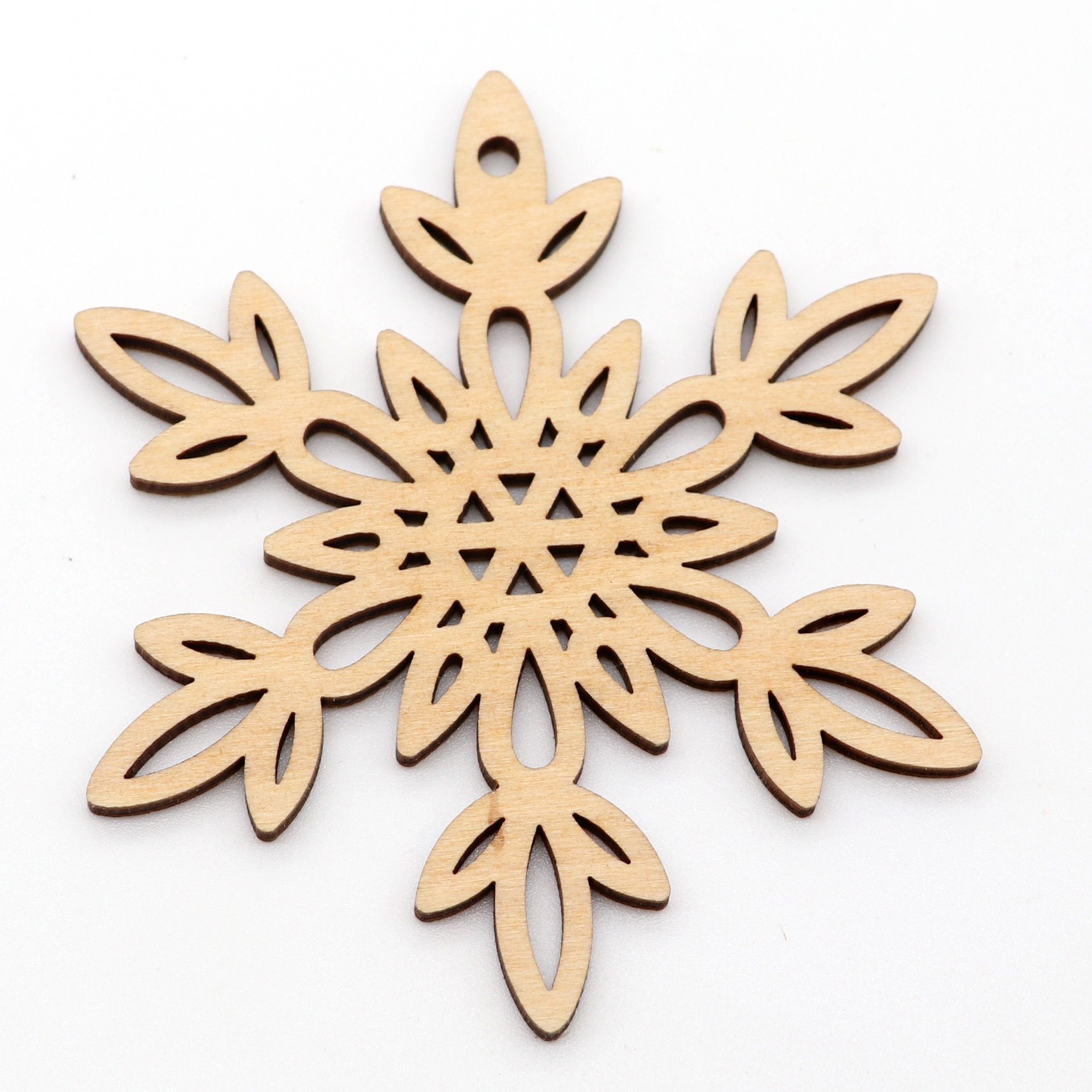 激光切割圣诞树木质雪花片挂件 竹木工艺品镂空雕刻加工