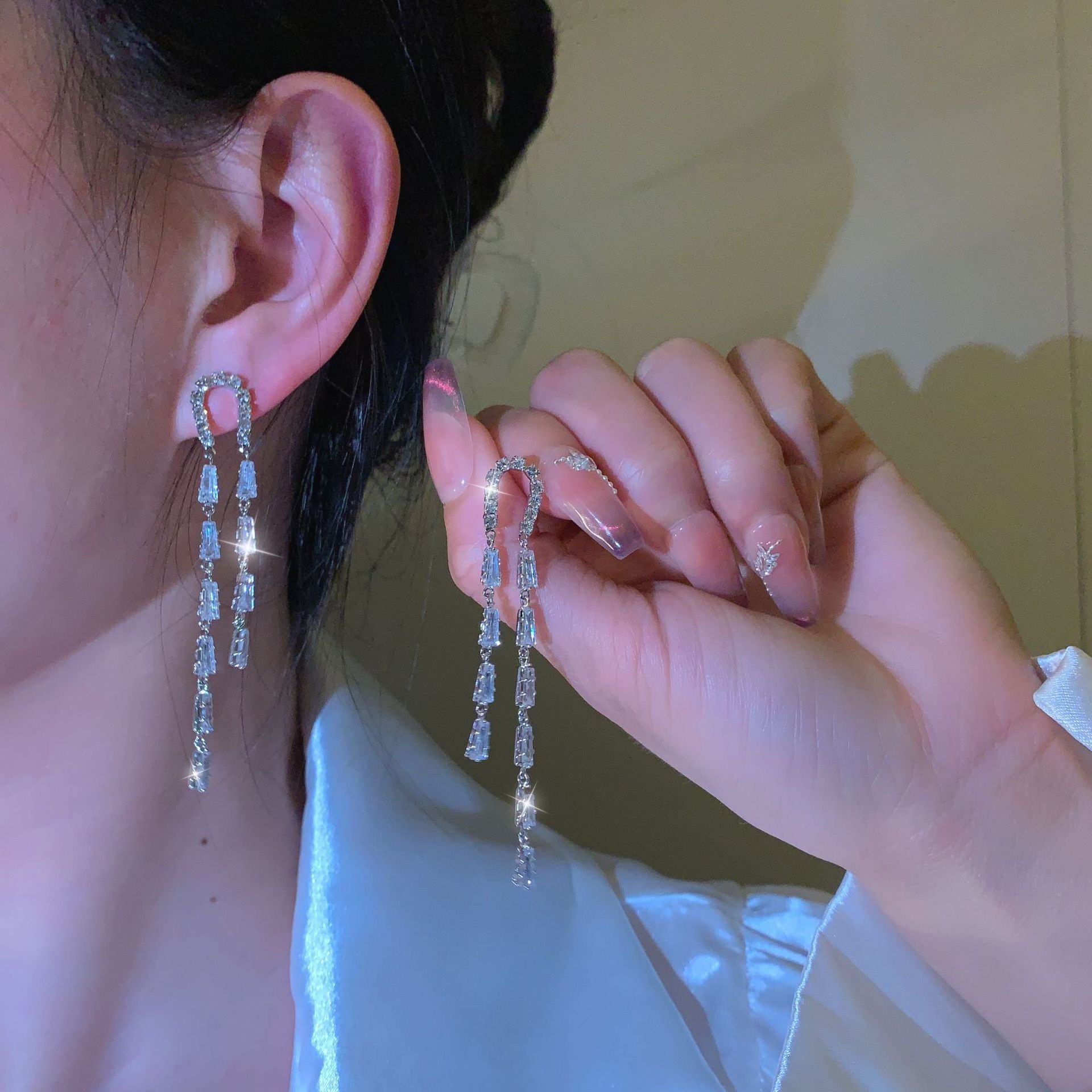 镶钻高级感流苏几何形耳环气质轻奢风耳钉2024新款小众百搭耳饰