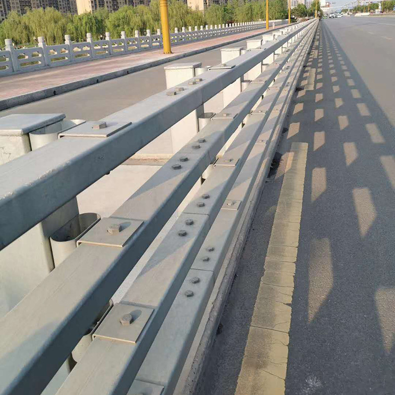 厂家现货 防撞护栏 交通道路高速公路隔离护栏 桥梁河道护栏-阿里巴巴