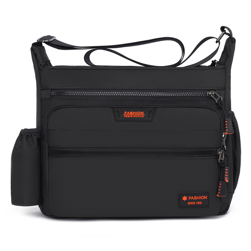 男士斜挎包2024新款时尚大容量休闲多口袋背包防泼水牛津布单肩包