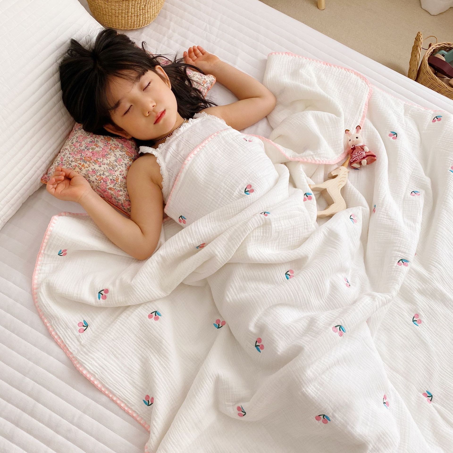 现货高密度精梳棉花糖刺绣婴童夏凉被儿童宝宝纱布薄毯盖毯小被子