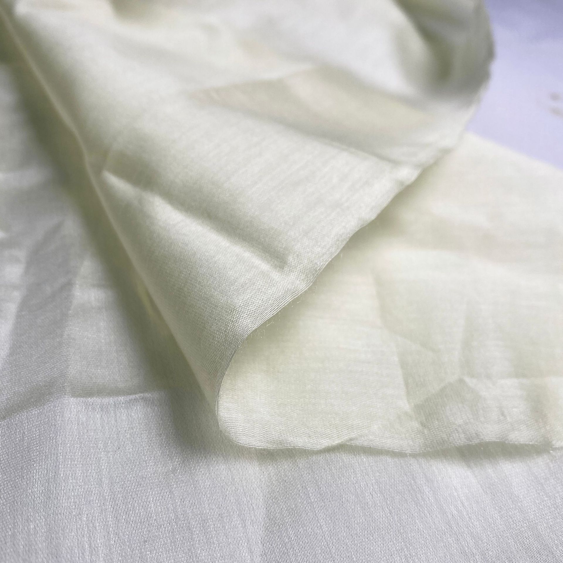 现货供应55g天丝涤纶混纺真丝面料 夏季衬衫高品质连衣裙天丝布料