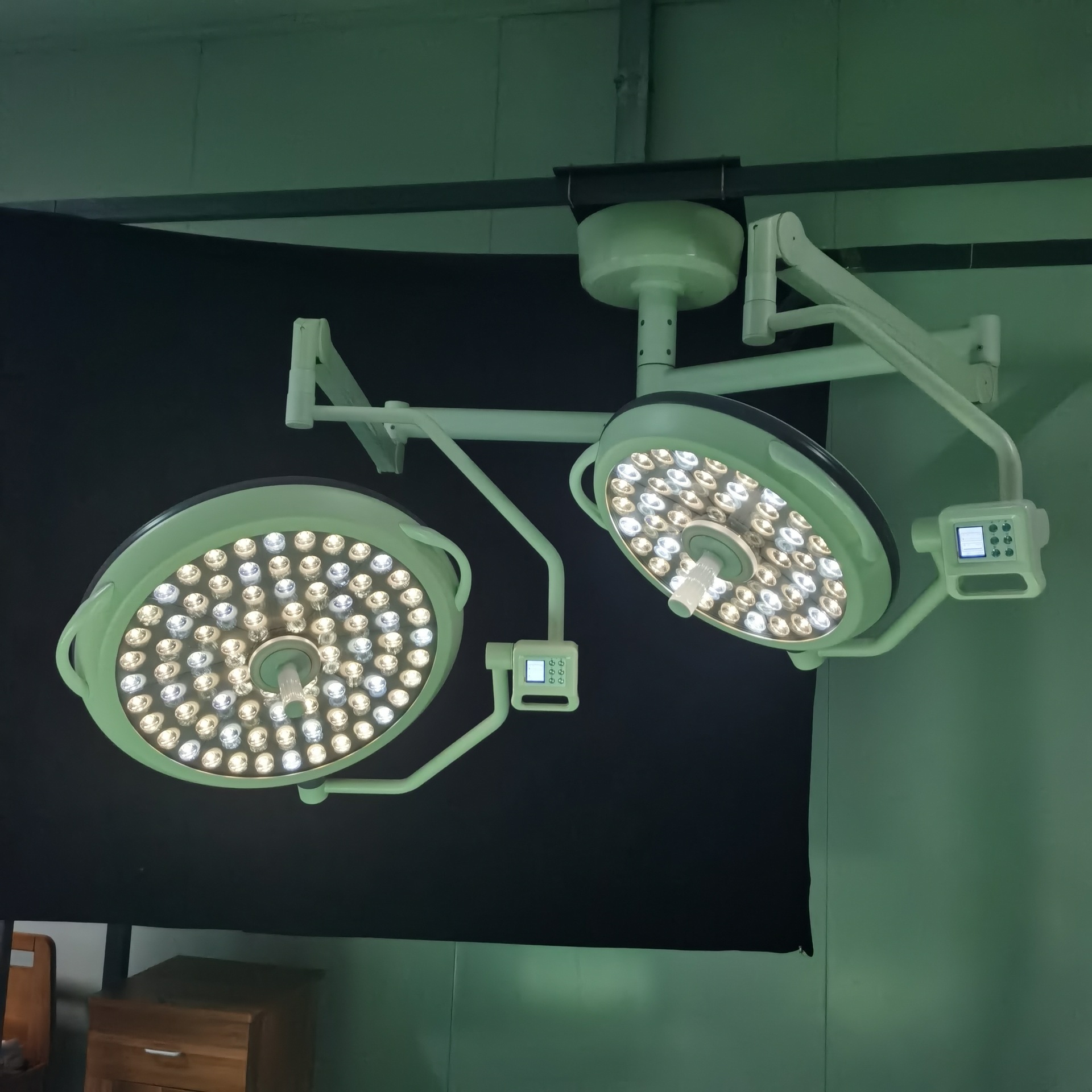 led无影灯冷光吊式落地立式微整宠物口腔无影灯-阿里巴巴