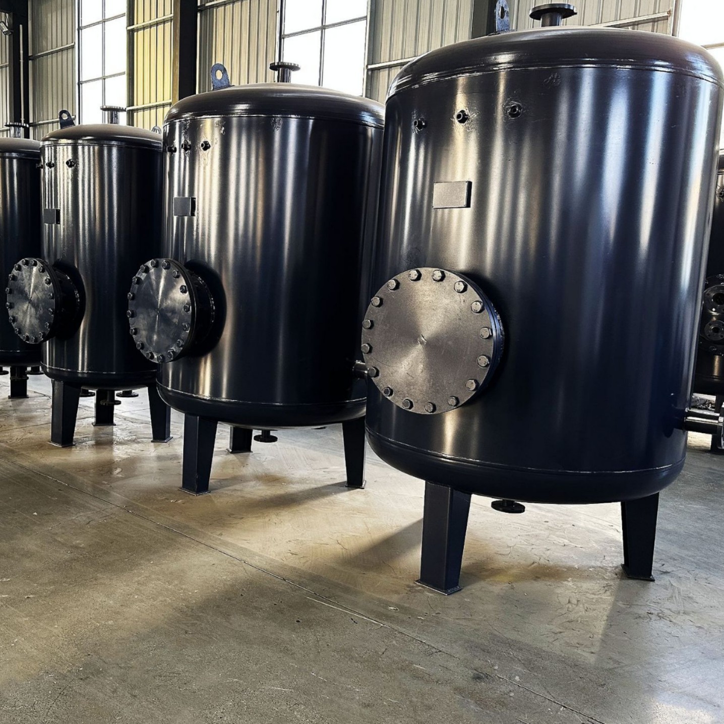 厂家直供hrv/rv卧式半容积热交换器立式304浮动盘管容积式换热器