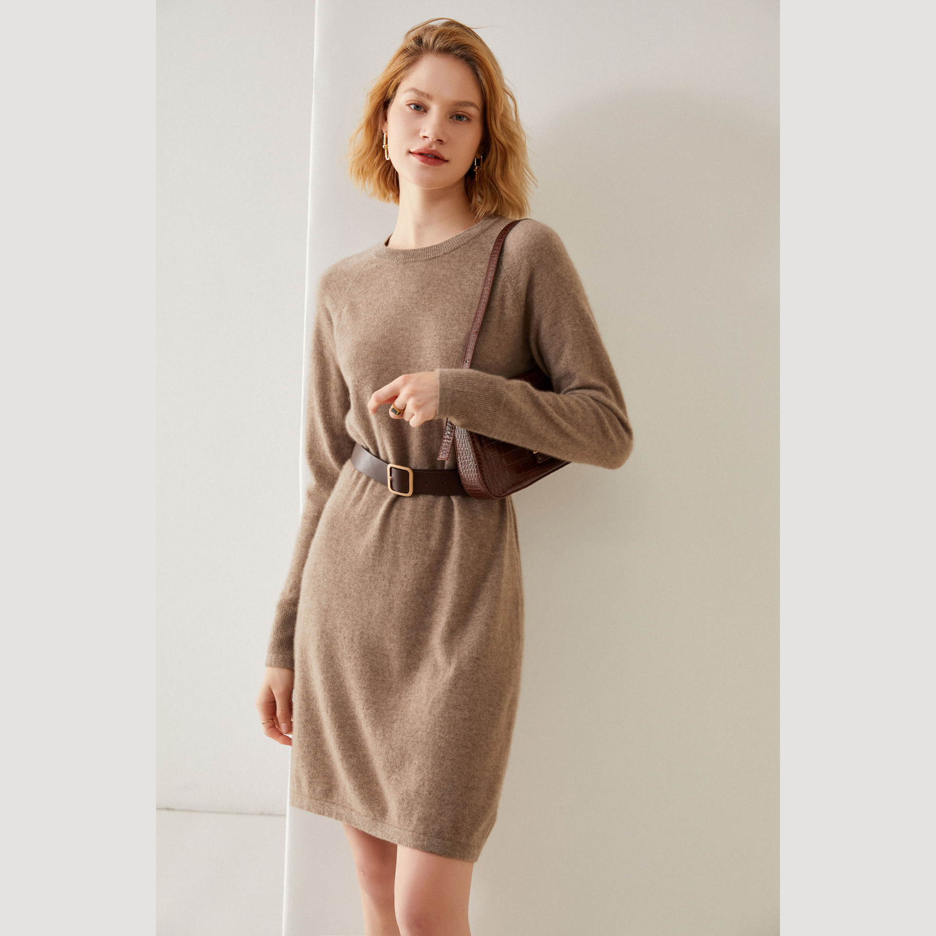 秋冬纯色全羊绒圆领针织连衣裙女长款修身a字毛衣裙内搭打底裙子