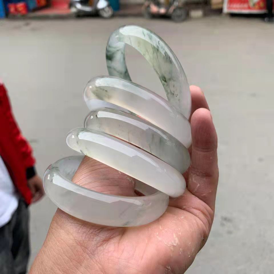 新疆金丝玉手镯冰种天山翠手镯女款冰翠飘花翡翠玉石手镯批发