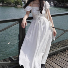 法式茶歇公主风白色蕾丝镂空连衣裙夏季新款小众设计感泡泡袖长裙