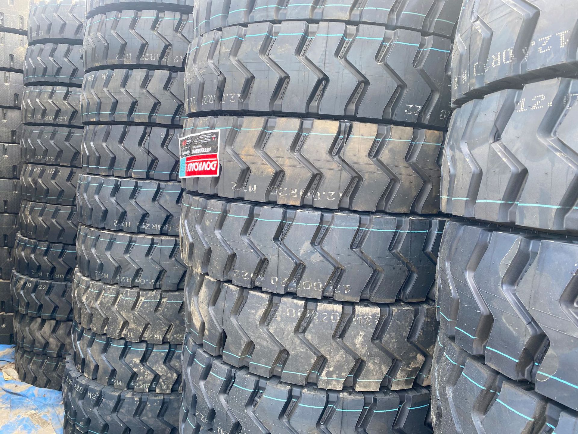 1200r20优盛工厂路多福轮胎特价处理经济型矿花中花标载耐磨