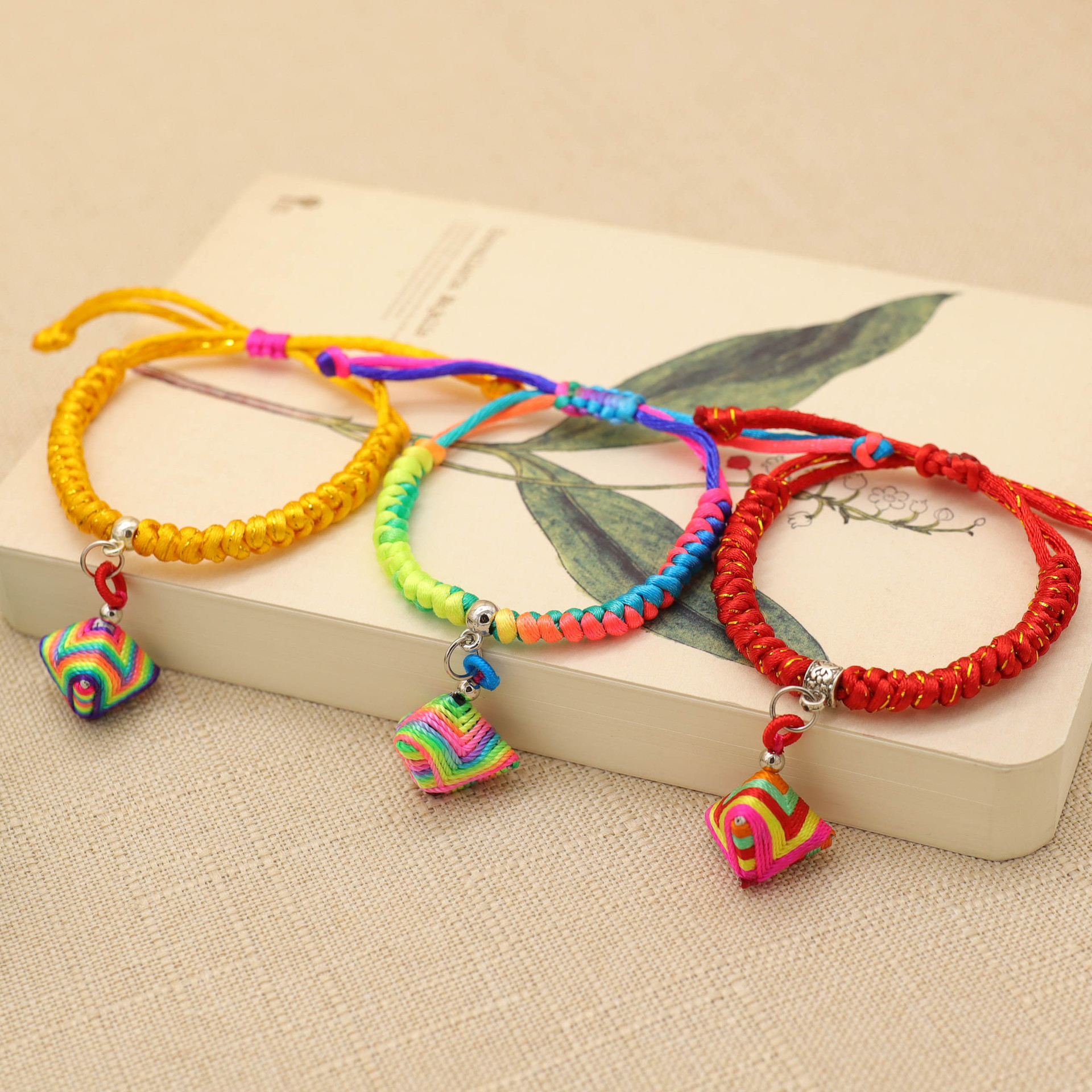 2022新款端午节金刚结五彩绳手链粽子手绳成人手工编织五色线手饰