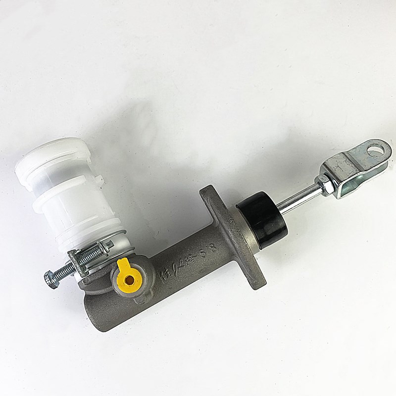 适用华泰特拉卡离合器总泵2.4 2.5 2.9 3.5吉田3.0离合器总泵原厂