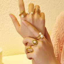 韩版INS风钛钢珍珠戒指女小众设计感复古简约18k镀金指环饰品批发