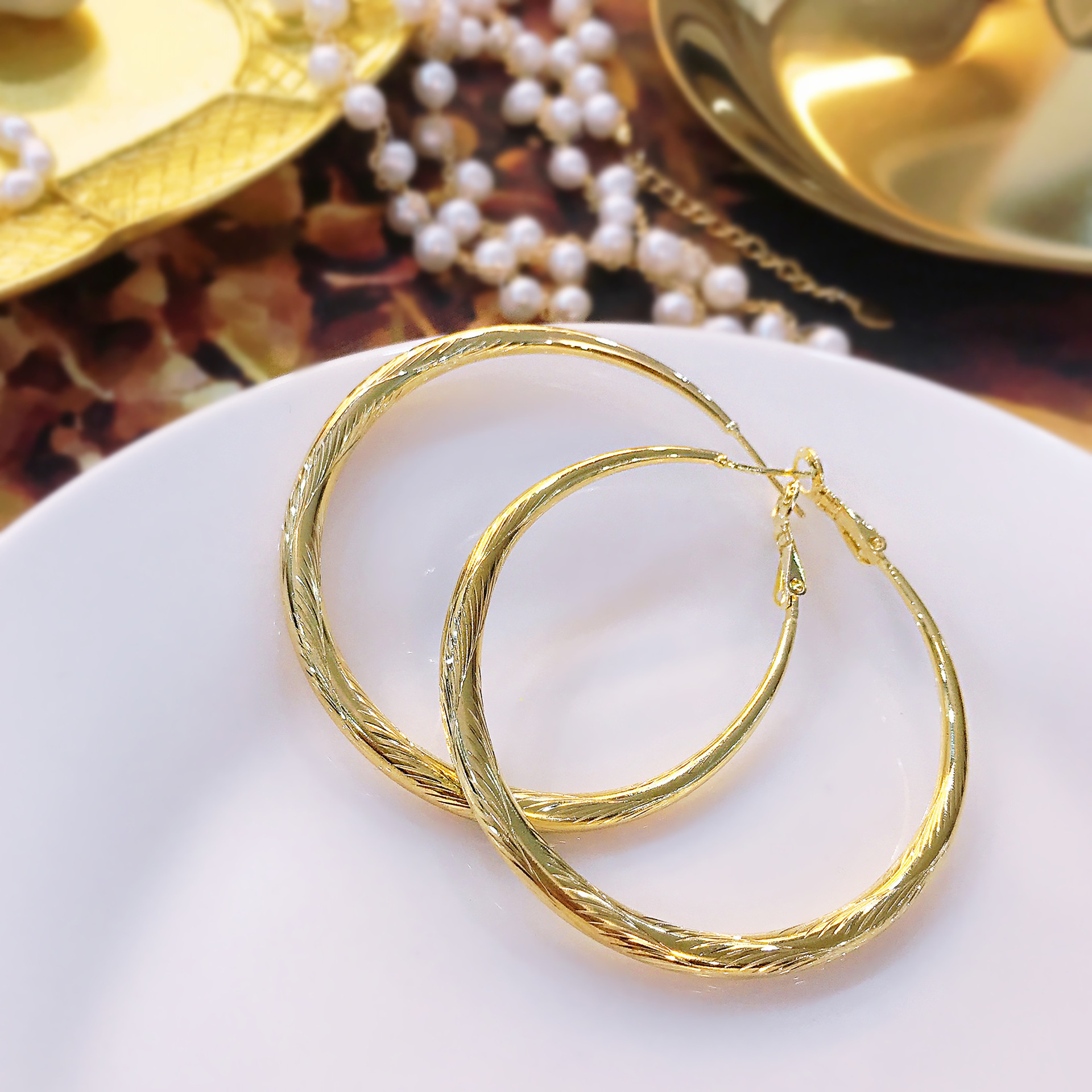 亚马逊跨境新款复古雕花耳环 民族风新娘饰品镀18k黄金夸张耳圈女