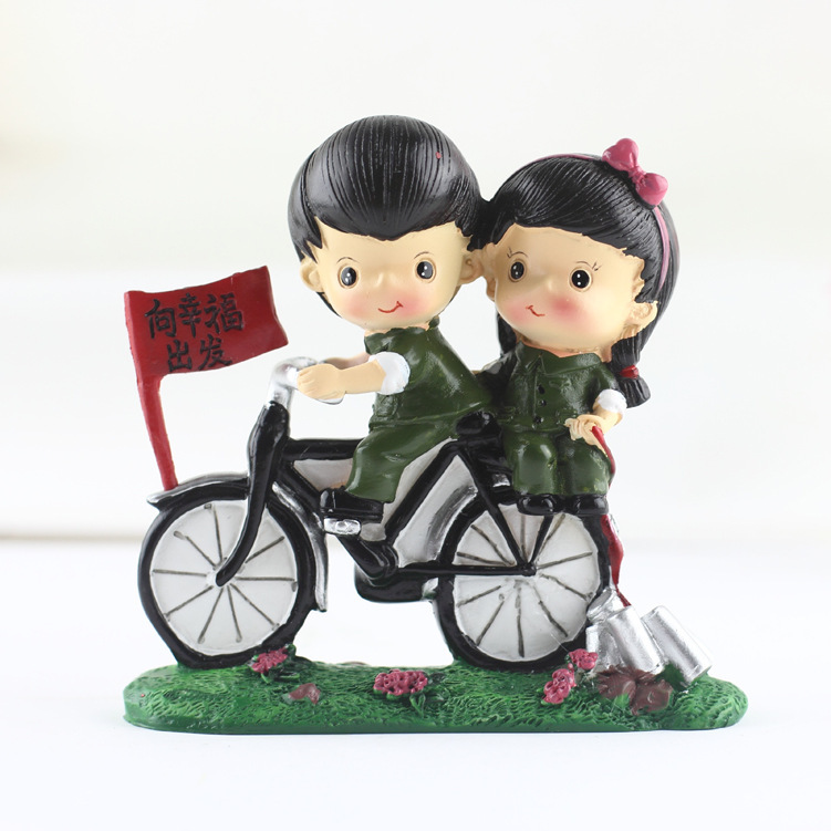 厂家批发田园家居树脂工艺摆件幸福恋人情侣娃娃汽车内饰送人礼品